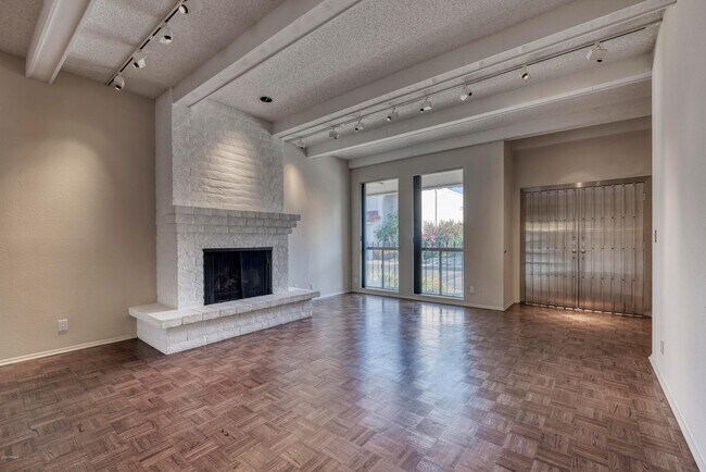 Building Photo - 7145 E McDonald Dr