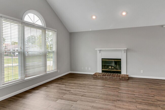 Building Photo - 900 Cimarron Ct