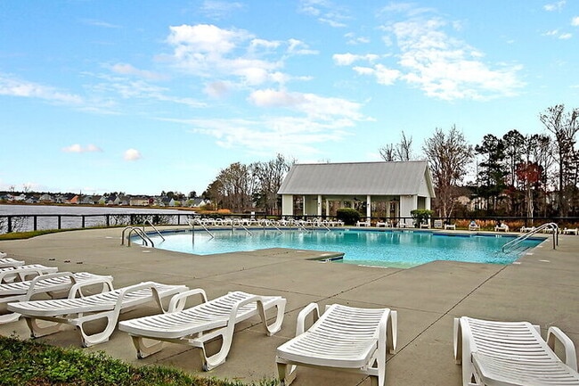 Building Photo - 465 Foxbank Plantation Blvd