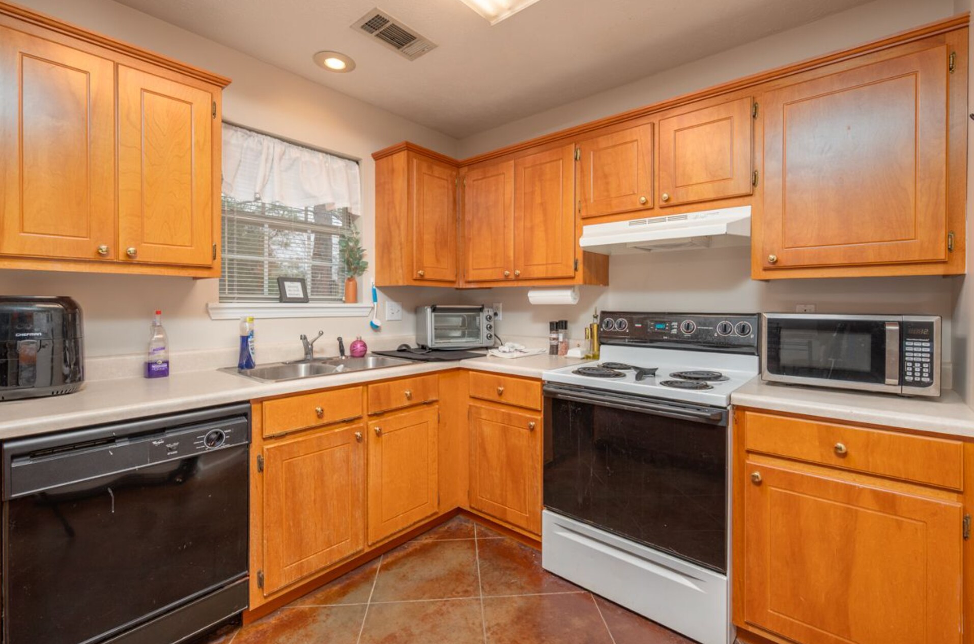 Building Photo - 125 Darby Way