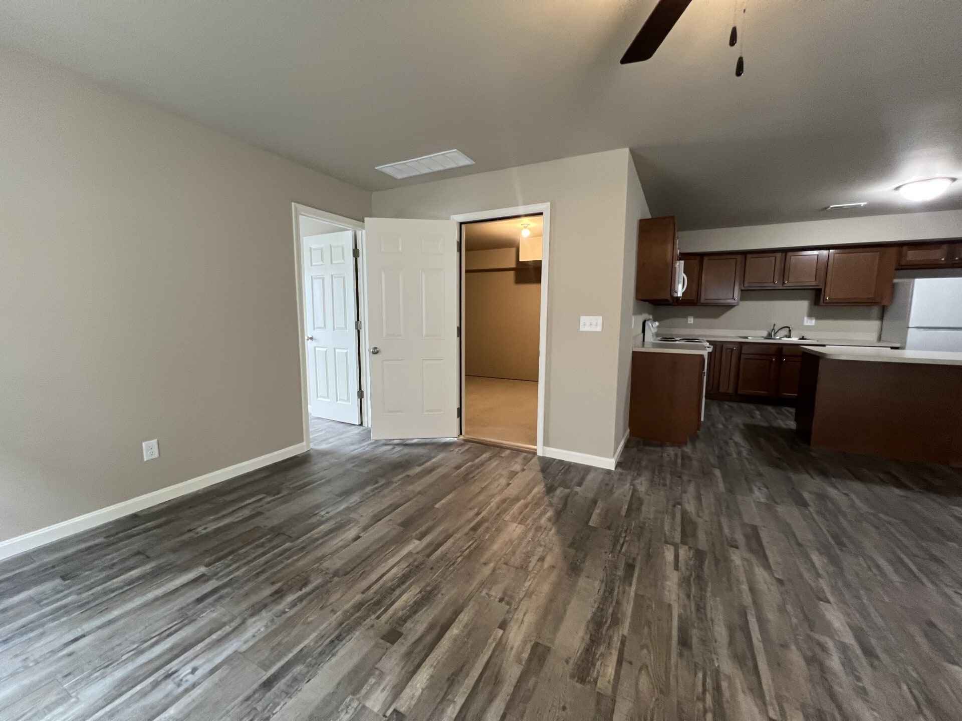 Building Photo - 5284 Canyon Cir