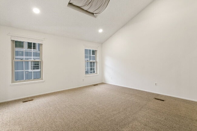 Building Photo - Charming 2BR + Loft Townhome with Stylish ...