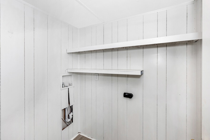 Building Photo - 2303 Highway 20