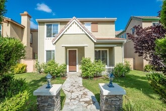 Building Photo - Andorra at Creekside 3 Bedroom Home for Rent in Valencia!