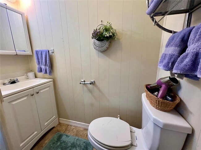 Building Photo - 1500 County Rd 1