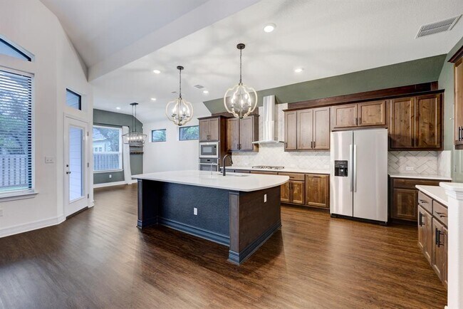 Building Photo - 804 Beautyberry Ln