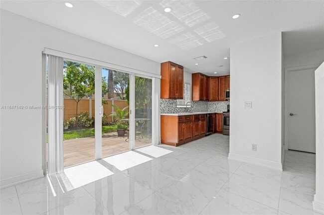 Building Photo - 2350 SW 86th Way