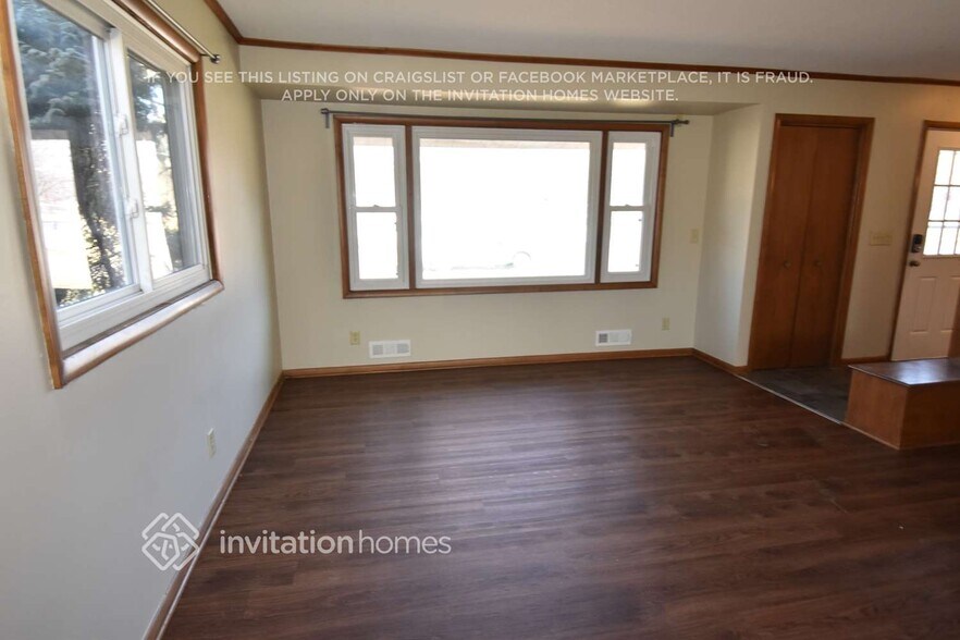 Building Photo - 5245 Triton Dr