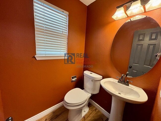 Building Photo - 4620 E Bennington Ave