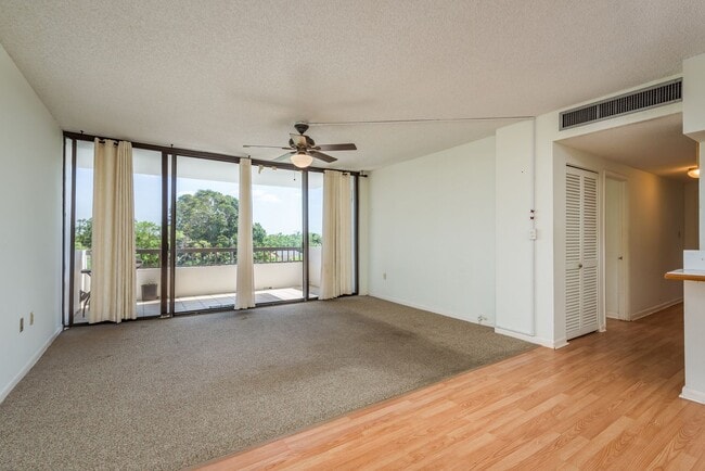 Building Photo - Harbor Oaks Place