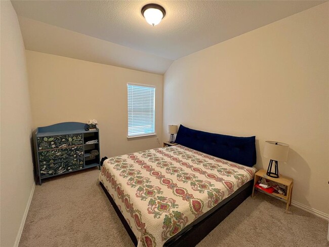 Building Photo - 709 N Emory Cove