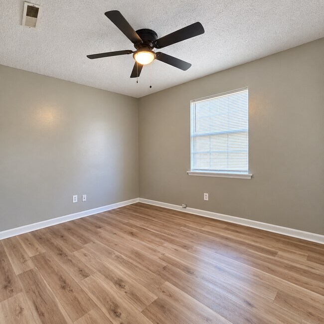 Building Photo - 3721 Valleydale Rd NW