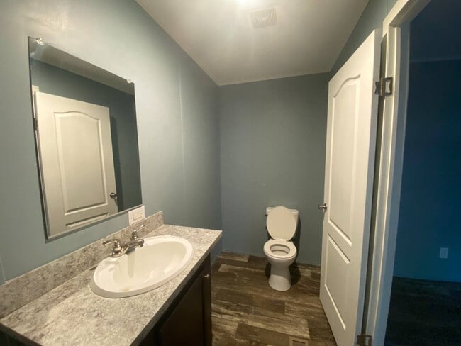 Building Photo - 3212 Plateau Dr