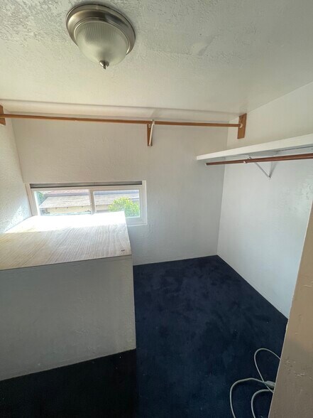 Building Photo - 523 Mitchell Ave