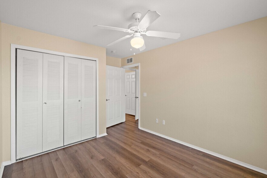 Building Photo - 801 Cape Cod Dr