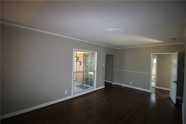 Building Photo - 4303 Delmar Ave