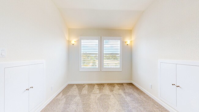 Building Photo - 9901 Old Camp Ln