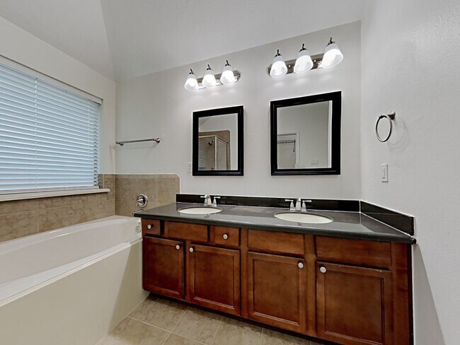 Building Photo - 10006 Blissfull Valley Ln