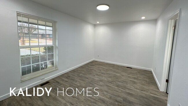 Building Photo - 12510 Maple Ridge Rd