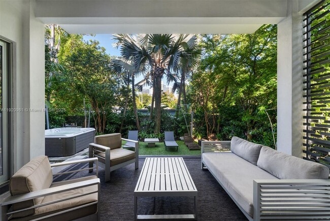 Building Photo - 101 SW 21st Rd