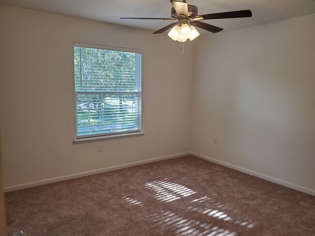 Building Photo - 6085 Greenland Rd