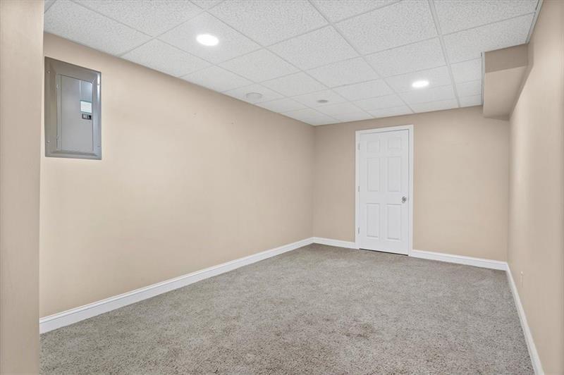 Bonus Room - 6330 Oyster Bay Ct