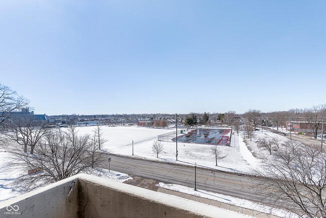 Building Photo - 3965 N Meridian St