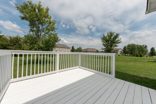Building Photo - 7042 Pinnacle Dr