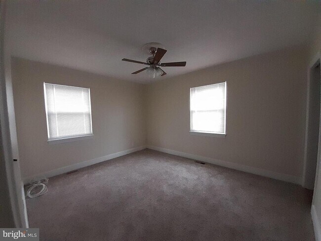 Building Photo - 6731 Edwards Ave