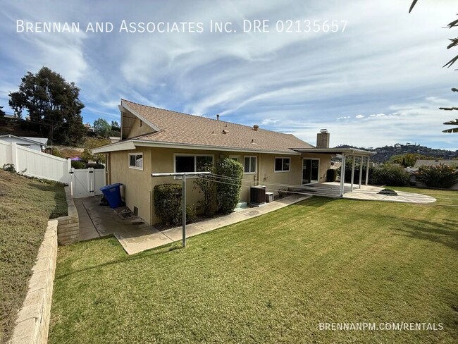 Building Photo - 3 bed 2 bath, Fletcher Hills, View, All Ap...