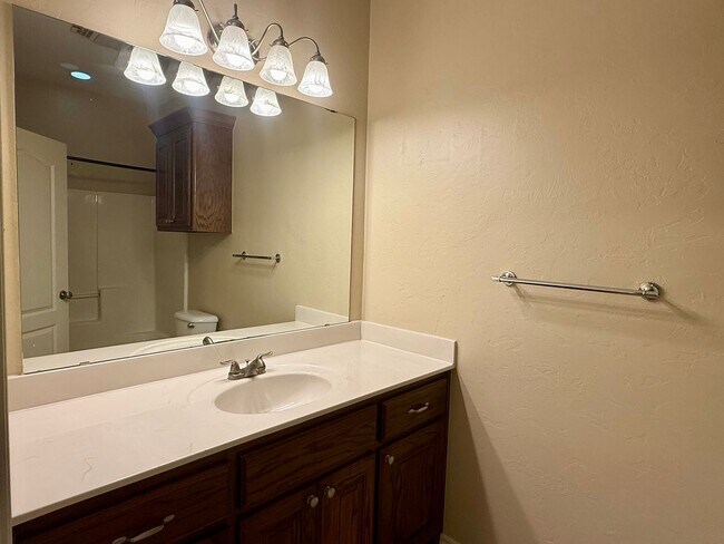 Building Photo - Beautiful Home in Surrey West of Yukon wit...