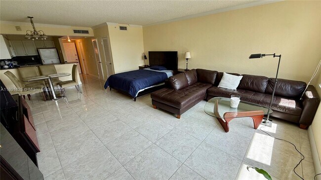 Building Photo - 2501 S Ocean Dr