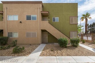 Building Photo - This beautiful 2 Bedroom and 2 Bath Condo in Northwest Vegas!