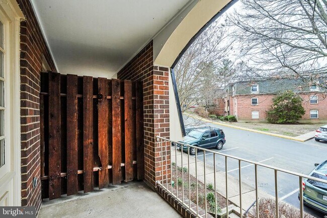 Building Photo - 5907 Noblestown Rd