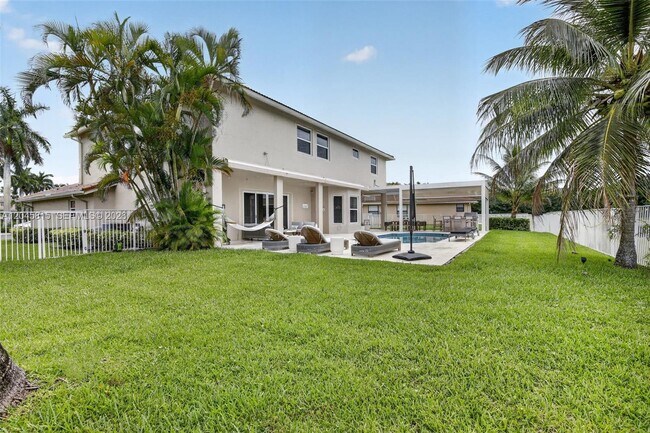 Building Photo - 981 Waterside Cir