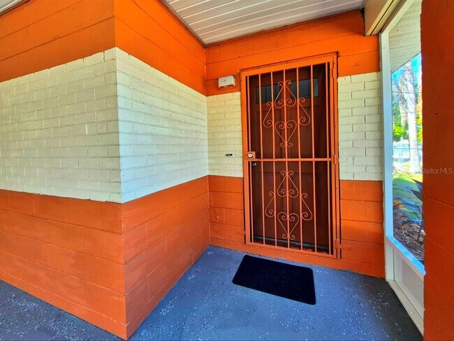 Building Photo - 2413 E 38th Ave