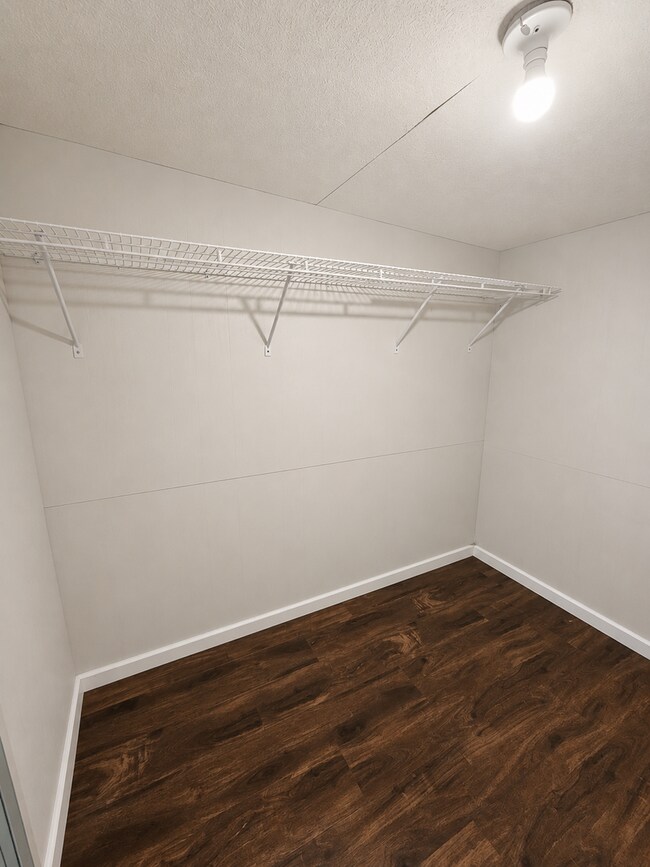 Building Photo - 2 bedroom | 1 Bathroom Home | Pets Welcome!