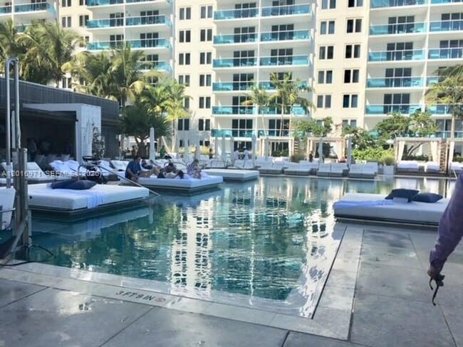 Building Photo - 2301 Collins Ave