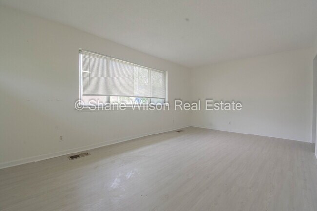 Building Photo - "Charming 3-Bedroom Home in Chattanooga's ...