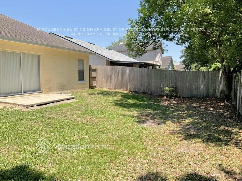 Building Photo - 9472 Brackin St