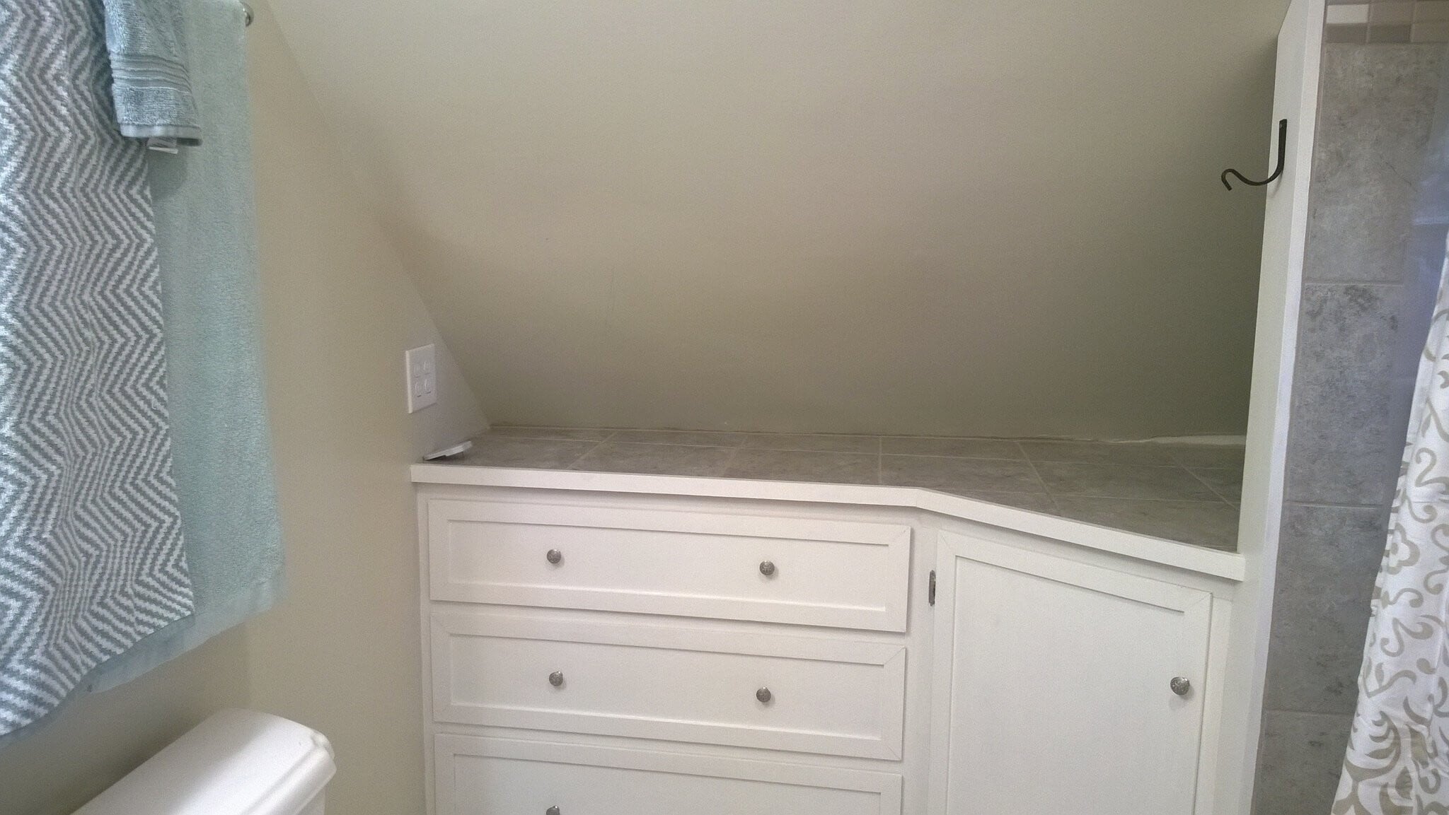 Building Photo - 1094 Woodbury Ave