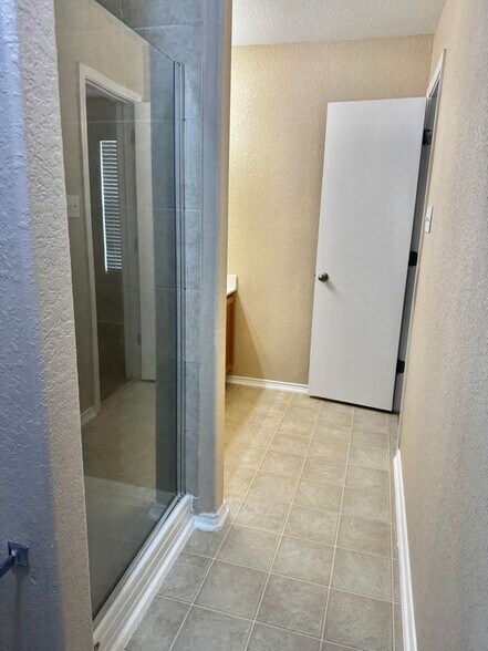 Building Photo - 8642 Brisa Royale