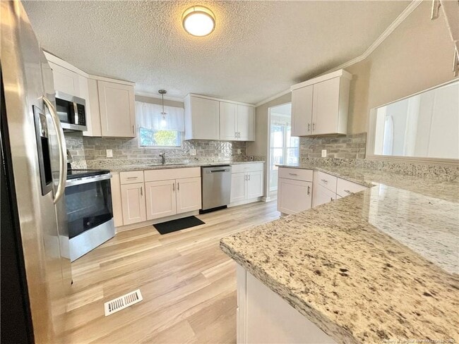 Building Photo - 140 Gibbs Rd