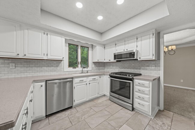 Building Photo - 1094 Farrington Dr