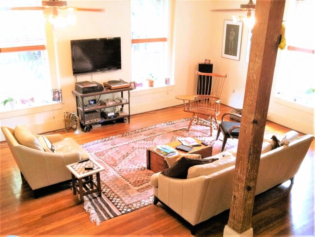 Building Photo - 7728 Zimpel St