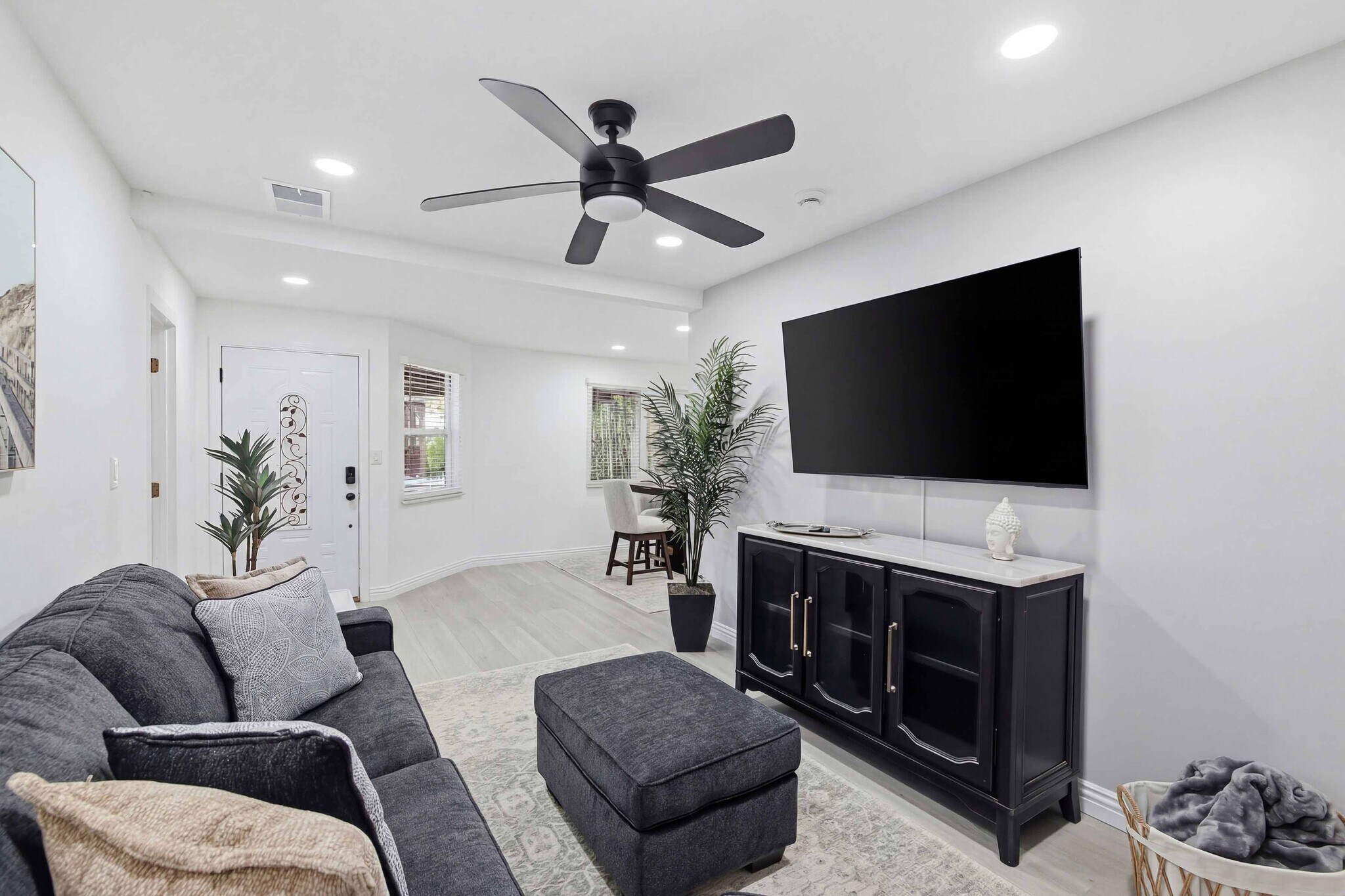 Building Photo - 1918 Marshallfield Ln