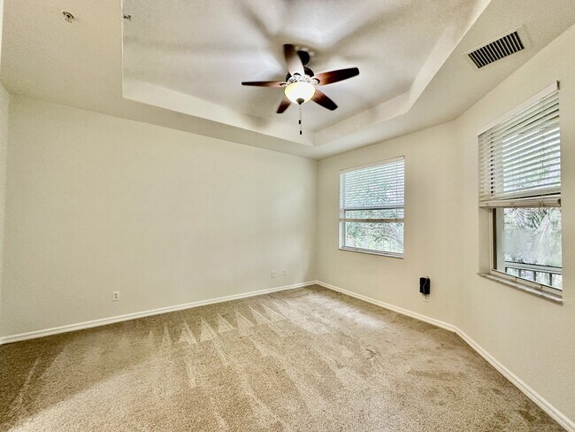 Building Photo - 1425 Mariposa Cir
