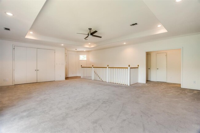 Building Photo - 6615 Willow Ln