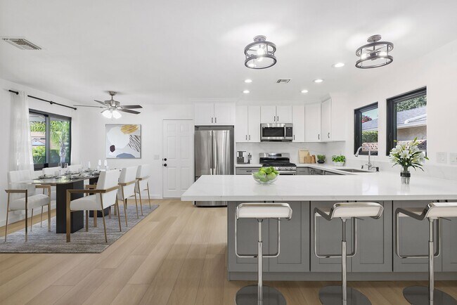 Building Photo - COMPLETELY UPDATED CALABASAS HOME!