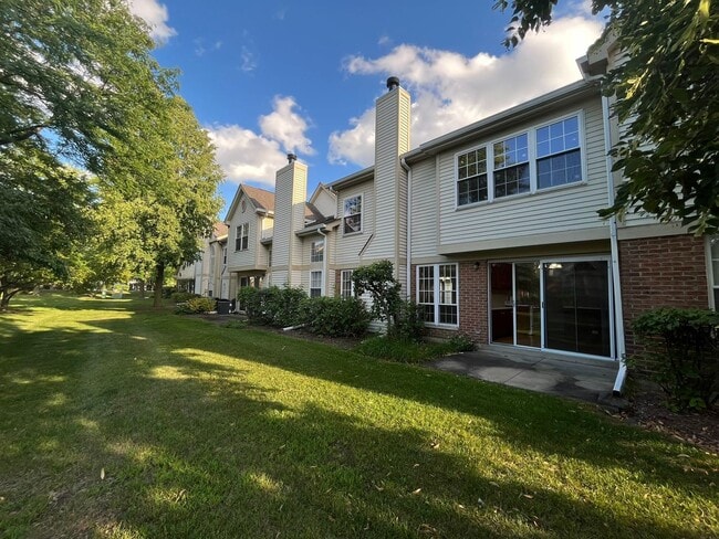 Building Photo - 150 White Branch Ct N